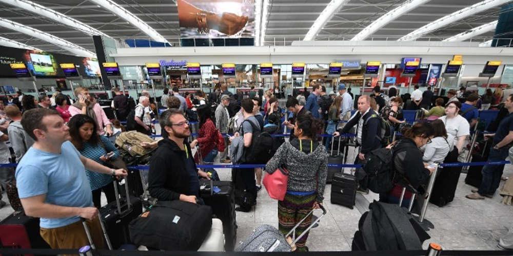 Δύο drones προκάλεσαν χάος στο αεροδρόμιο του Gatwick