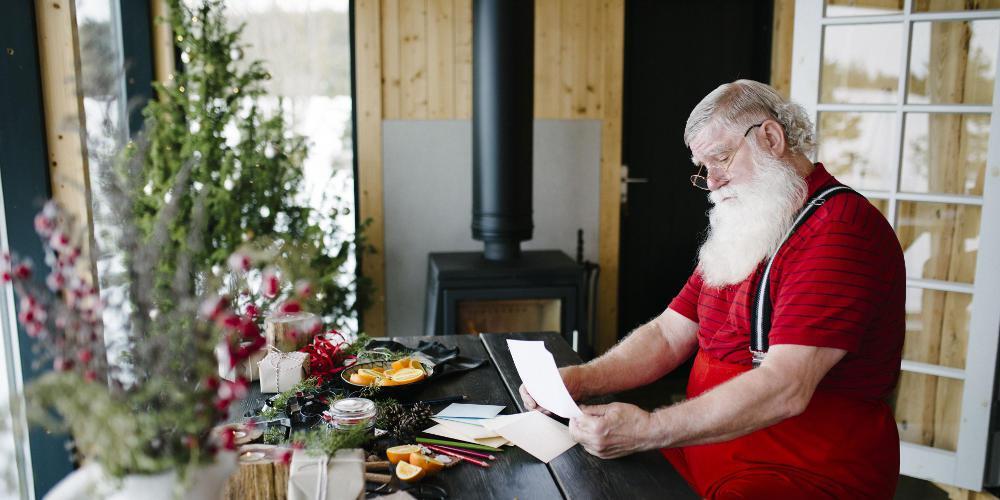 Ενας ενιάχρονος δεν πήρε τα δώρα που ήθελε από τον Αγιο Βασίλη και κάλεσε την αστυνομία