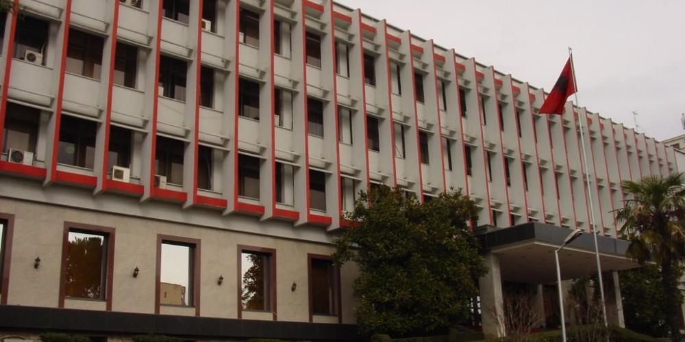 Προκλητική απάντηση του αλβανικού ΥΠΕΞ: Διαστρέβλωση της πραγματικότητας η αρπαγή περιουσιών στη Χειμάρρα