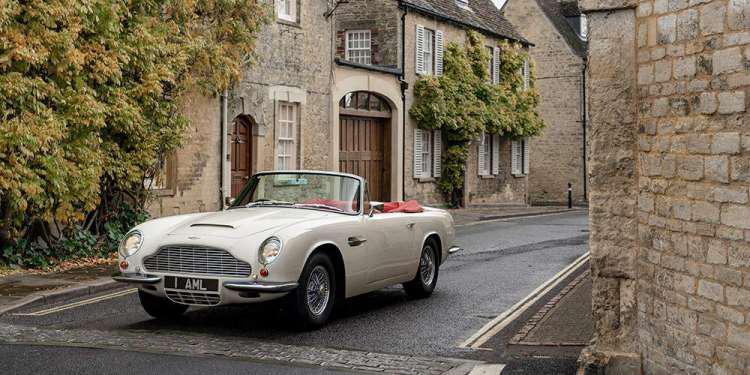 Η Aston Martin δημιούργησε μια αναστρέψιμη EV πλατφόρμα