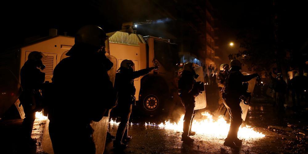 Άγρια επεισόδια και σε Αθήνα και Θεσσαλονίκη μετά τις πορείες για τον Γρηγορόπουλο