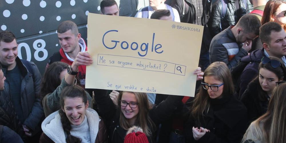 Μεγάλες φοιτητικές διαδηλώσεις γίνονται στην Αλβανία [βίντεο]