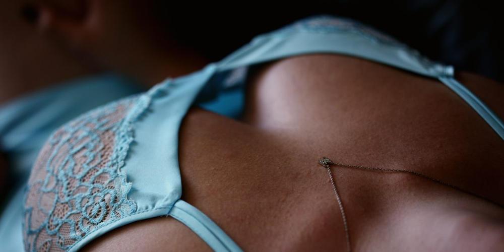 Ανακαλούνται ενθέματα στήθους τραχείας επιφανείας επειδή έχασαν τη σήμανση CE