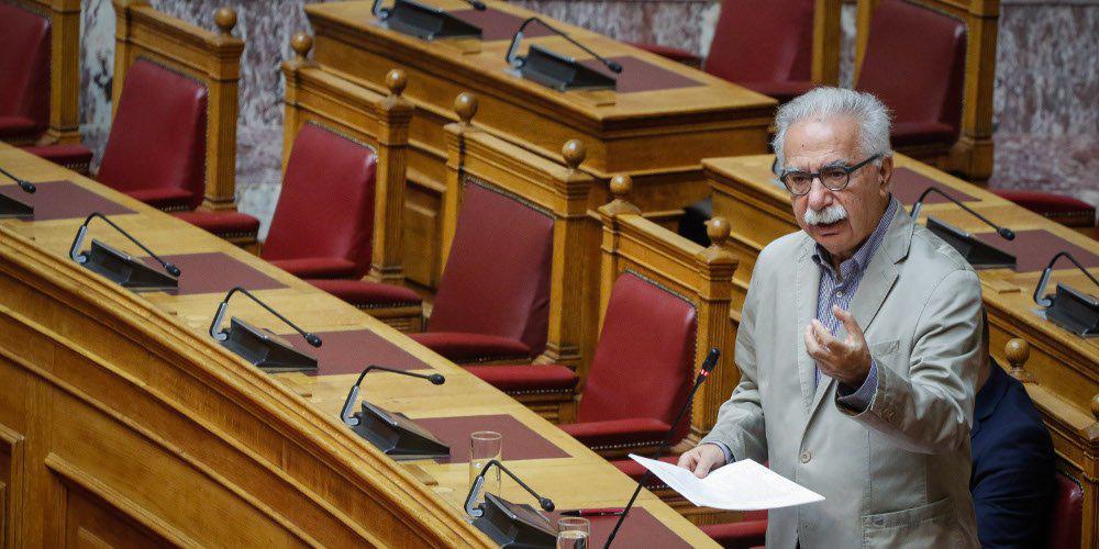 Master στα προεκλογικά παιχνίδια ο Γαβρόγλου: Πολυτεχνεία χωρίς επαγγελματικά δικαιώματα και προσλήψεις χωρίς κονδύλι