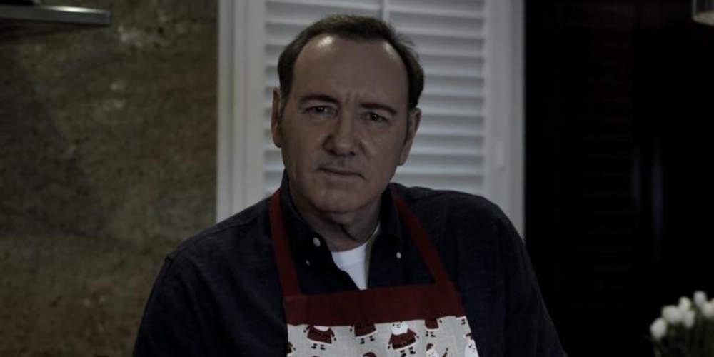 Ο Κέβιν Σπέισι δηλώνει αθώος για τη σεξουαλική επίθεση - Αντιμετωπίζει φυλάκιση πέντε ετών