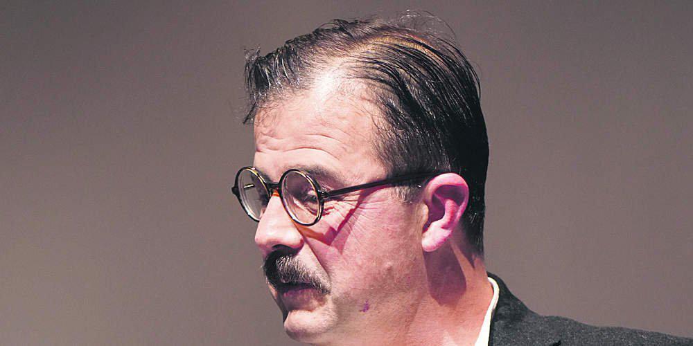 Κρίστοφερ Κινγκ στον Ελεύθερο Τύπο: Φάρμακο η μουσική που μεταδίδεται από γενιά σε γενιά