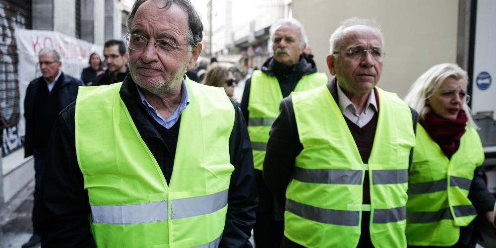 Στο Παρίσι με τα «κίτρινα γιλέκα» ο Λαφαζάνης!