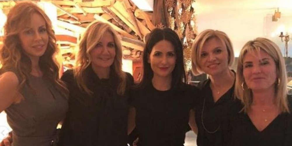 Το εορταστικό δείπνο της Μαρέβα Μητσοτάκη στις φίλες της [εικόνες]