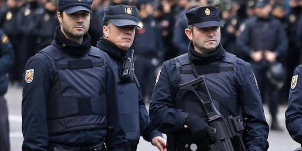 Epithesi me maxairi sti Gallia: Dyo nekroi kai epta traymaties