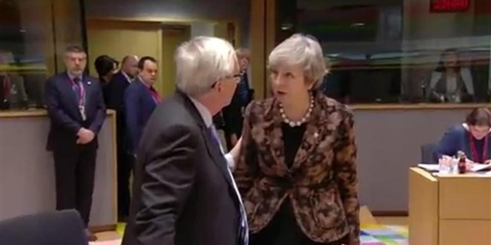 Βίντεο ντοκουμέντο με τον... εξάψαλμο της Μέι στον Γιούνκερ στη Σύνοδος Κορυφής