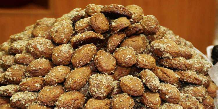 «Με ένα εκατ. υπογραφές μελομακάρονα όλο το χρόνο»: Η Κομισιόν... δουλεύει «Το Κουλούρι»