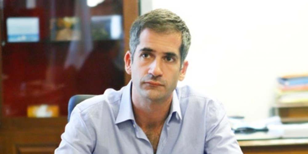 Απάντηση Μπακογιάννη για απαράδεκτο πανό αναρχικών