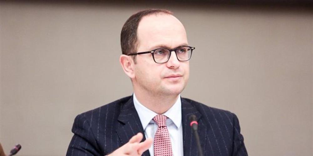 Ο Αλβανός ΥΠΕΞ κατά Μητσοτάκη: Κρατικά ακίνητα και όχι μειονοτικά γκρεμίζουμε