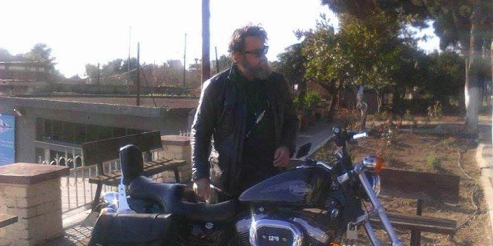 Έχασε τη δίκη ο παπάς με την Χάρλει στον Βόλο – Τον καθαίρεσε η Εκκλησία λόγω δεύτερου γάμου