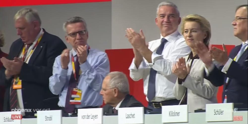 Συνέδριο CDU: Ο ένας από τους 1000 που δεν χειροκρότησε την Μέρκελ [βίντεο]