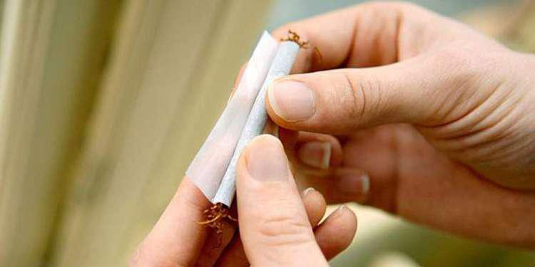 Οδηγός λεωφορείου κάπνιζε και οι επιβάτες τον κατήγγειλαν στο 1142! [βίντεο]