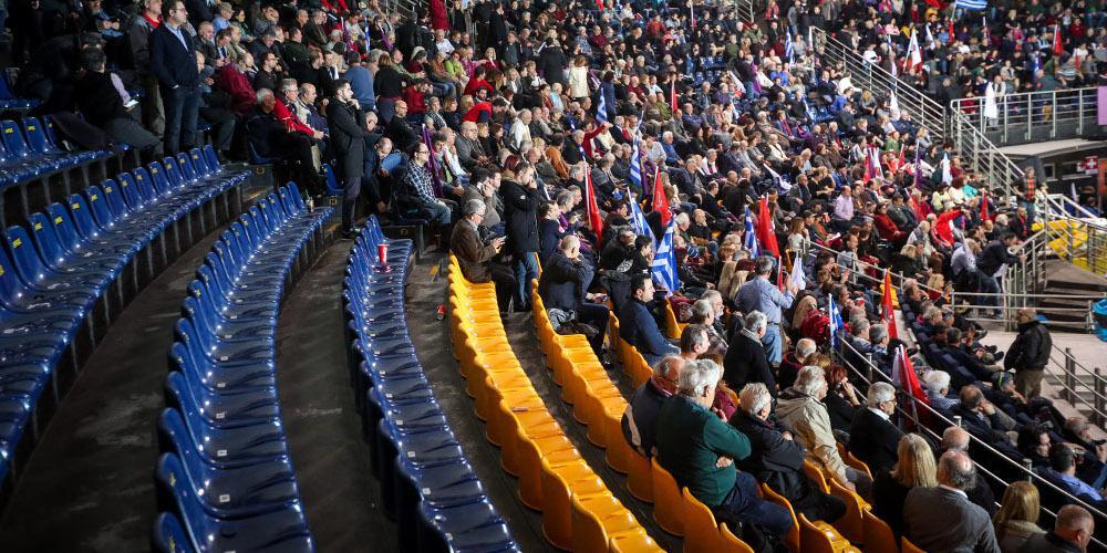 Με άδειες καρέκλες η ομιλία του Αλέξη Τσίπρα στην Θεσσαλονίκη [εικόνες & βίντεο]