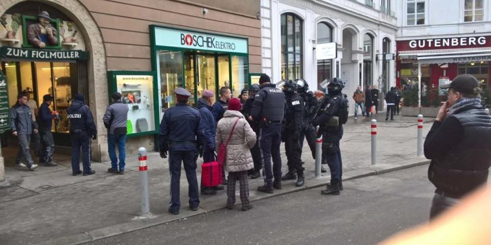 Πυροβολισμοί και ένας νεκρός σε εστιατόριο στη Βιέννη