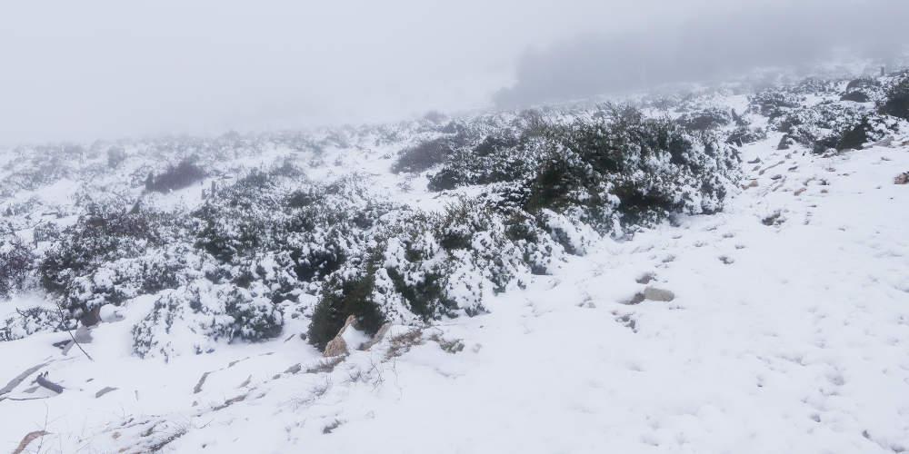 Δείτε live που χιονίζει - Πού χρειάζονται αντιολισθητικές αλυσίδες