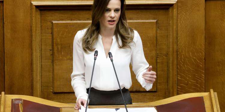 Έφη Αχτσιόγλου