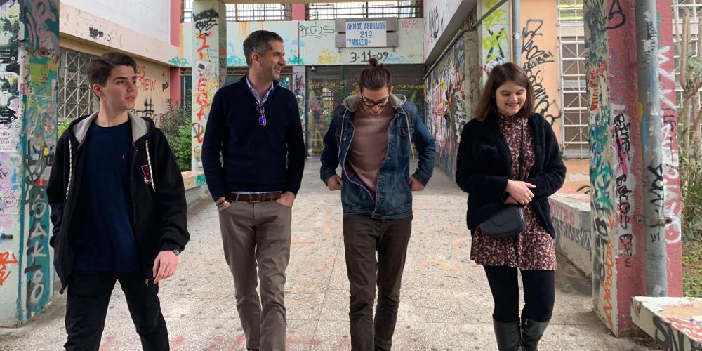 Με μαθητές σχολείου της Γκράβας συναντήθηκε ο Κώστας Μπακογιάννης