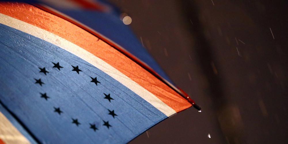 Συμφωνία ή καθυστέρηση; Διχασμένη η Wall Street για το Brexit