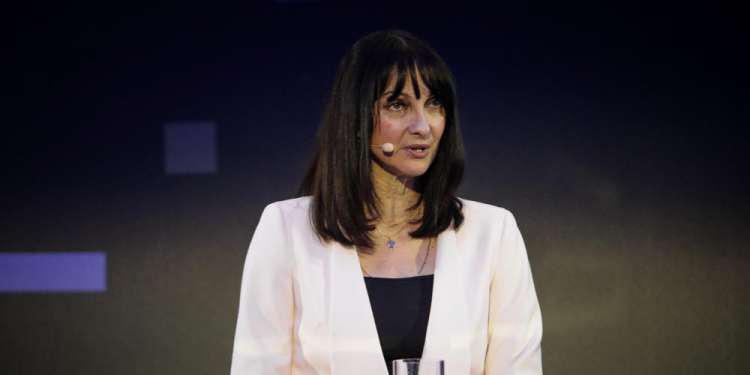 Το τετ α τετ και το φιλί Παπαχριστόπουλου-Κουντουρά στα υπουργικά έδρανα [βίντεο]