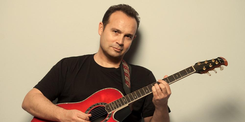 Τα λογοκριμένα τραγούδια στο φως - Ο Κώστας Μακεδόνας μιλά στο Eleftherostypos.gr για την αυριανή παράσταση στο θέατρο Ολύμπια