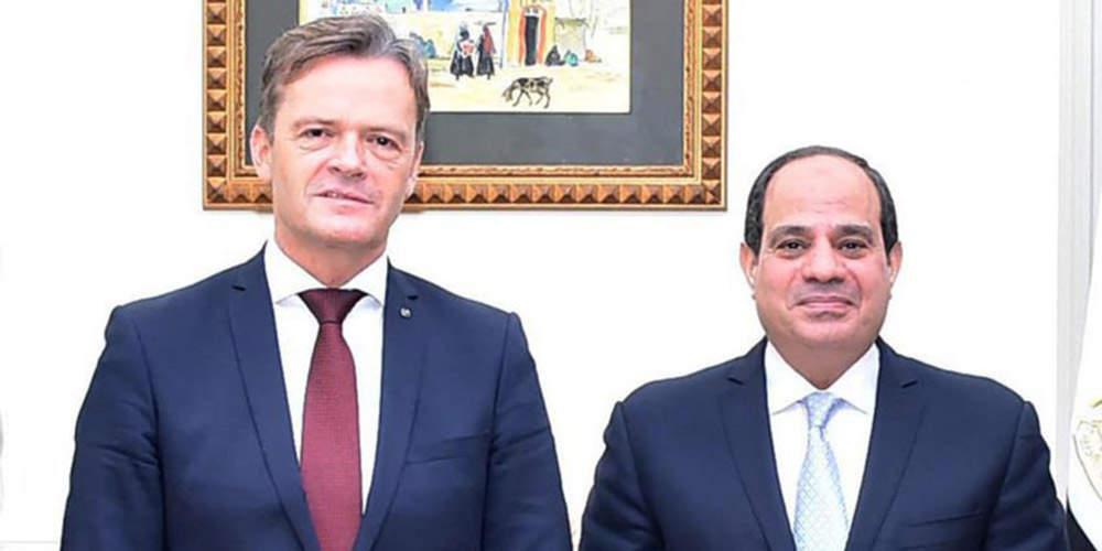 Η Mercedes-Benz μελετά την Αίγυπτο για την επέκταση της παραγωγής της