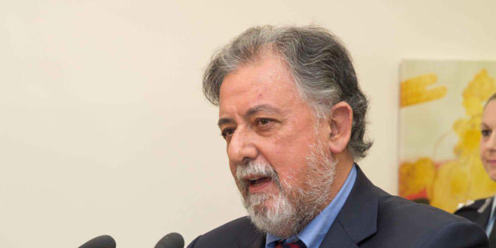 Γιάννης Πανούσης στον «Ε.Τ.»: Δεν νομίζω ότι η πολιτική είναι ποιητική