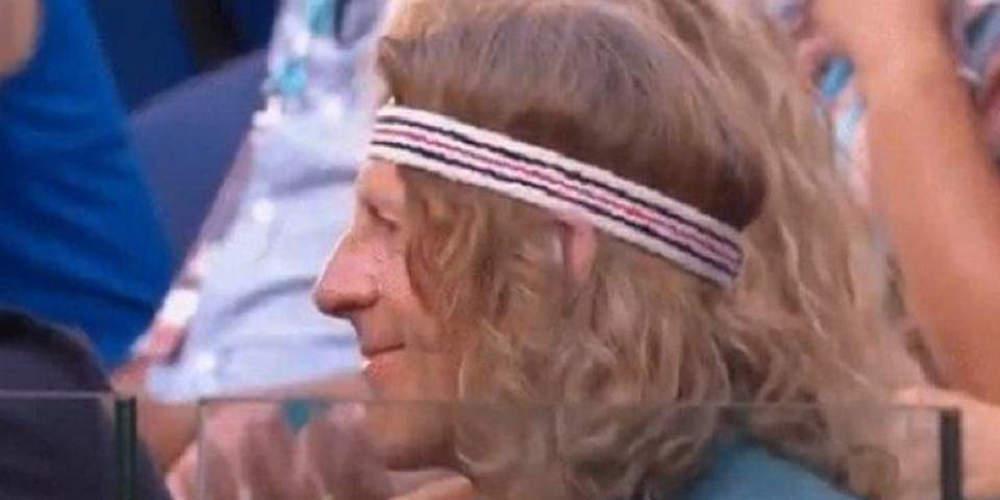 Απίστευτο: Ο... σωσίας του Τσιτσιπά στο γήπεδο [βίντεο]