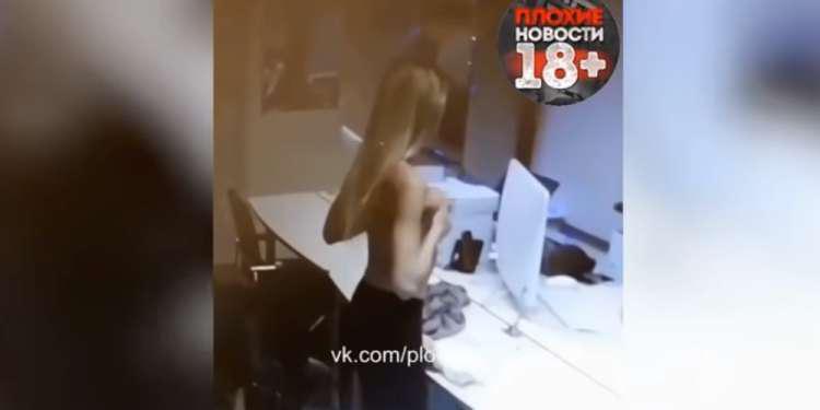 Στριπτιζέζ γδύθηκε σε υπάλληλο τράπεζας για να της εγκρίνει δάνειο