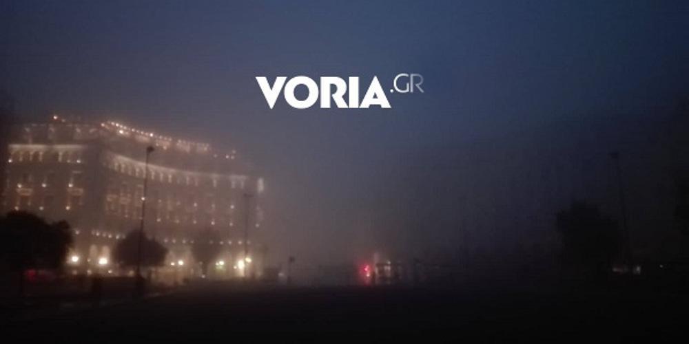 Πυκνή ομίχλη κάλυψε την Θεσσαλονίκη από νωρίς το πρωί [εικόνες]