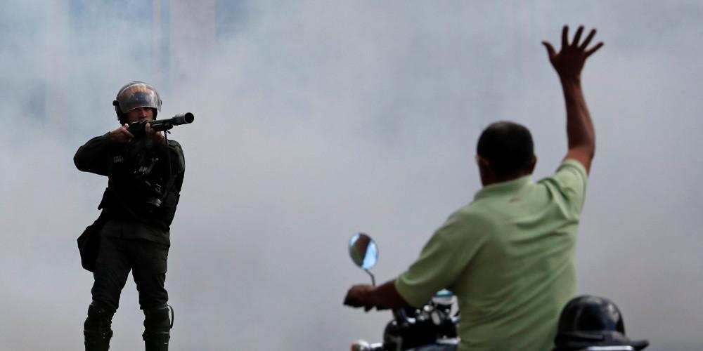 Χάος: Δεκάδες νεκροί και πολιτικός αναβρασμός στην Βενεζουέλα