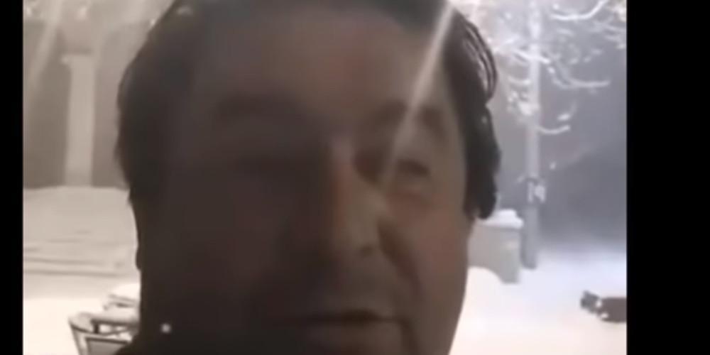 «Πολίτης με πλάκωσε επειδή δεν καθάρισα καλά»: Τι καταγγέλλει χειριστής αλατιέρας [βίντεο]