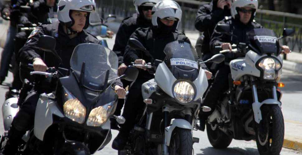 Άγρια καταδίωξη στην Αττική Οδό – Τραυματίστηκε ένας αστυνομικός