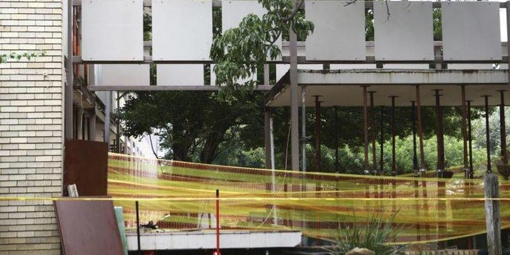 Τρεις μαθητές σκοτώθηκαν όταν κατέρρευσε πεζογέφυρα στο σχολείο τους στη Νότια Αφρική