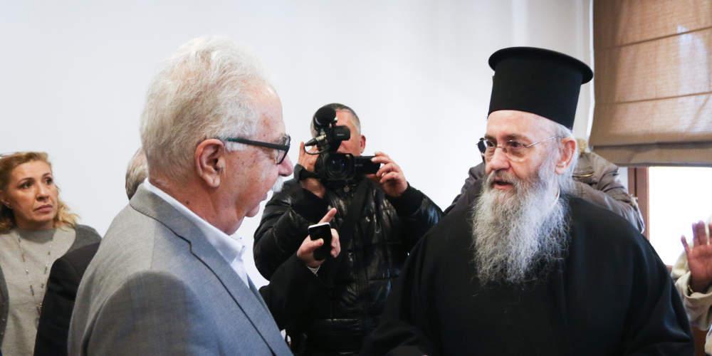 Ο Γαβρόγλου δεν έπεισε τους κληρικούς για την μισθοδοσία - Παραπέμπεται στην Ιεραρχία το θέμα