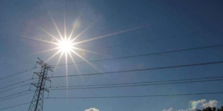 Η καλοκαιρία συνεχίζεται και το Σάββατο - Ανεβαίνει κι άλλο η θερμοκρασία