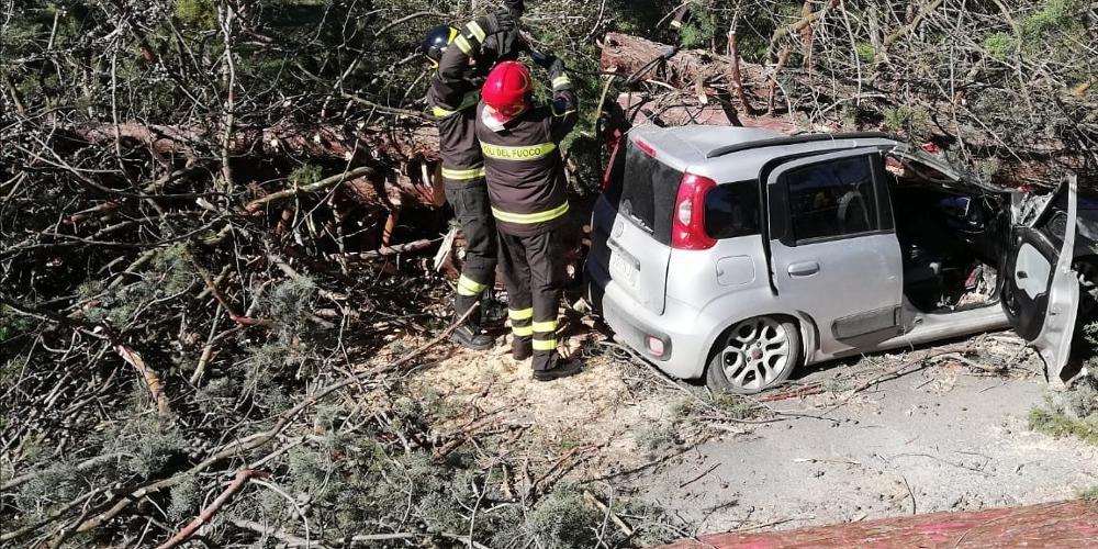 Τρεις νεκροί από την κακοκαιρία στην Ιταλία εξαιτίας των σφοδρών ανέμων
