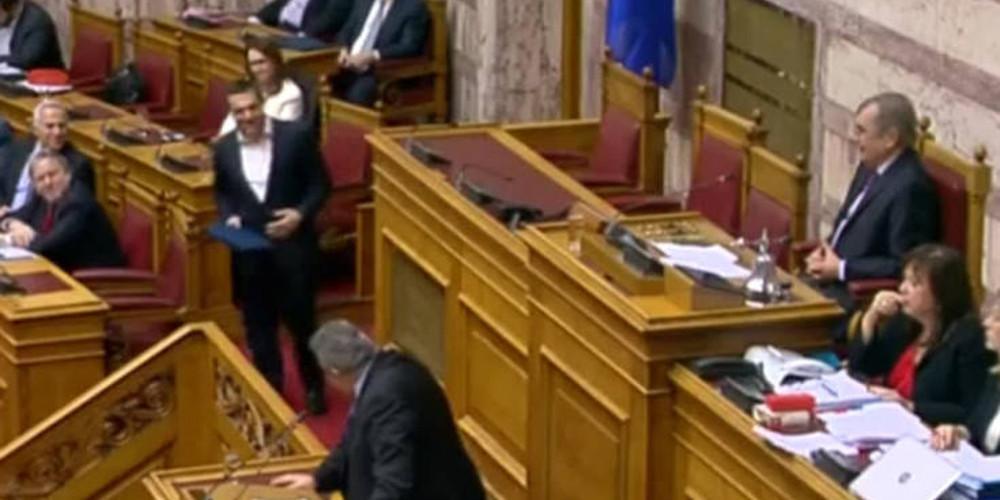 Από μηχανής θεός ο Τσίπρας – Εμφανίστηκε όταν ο Καμμένος τον παρακάλεσε να έρθει