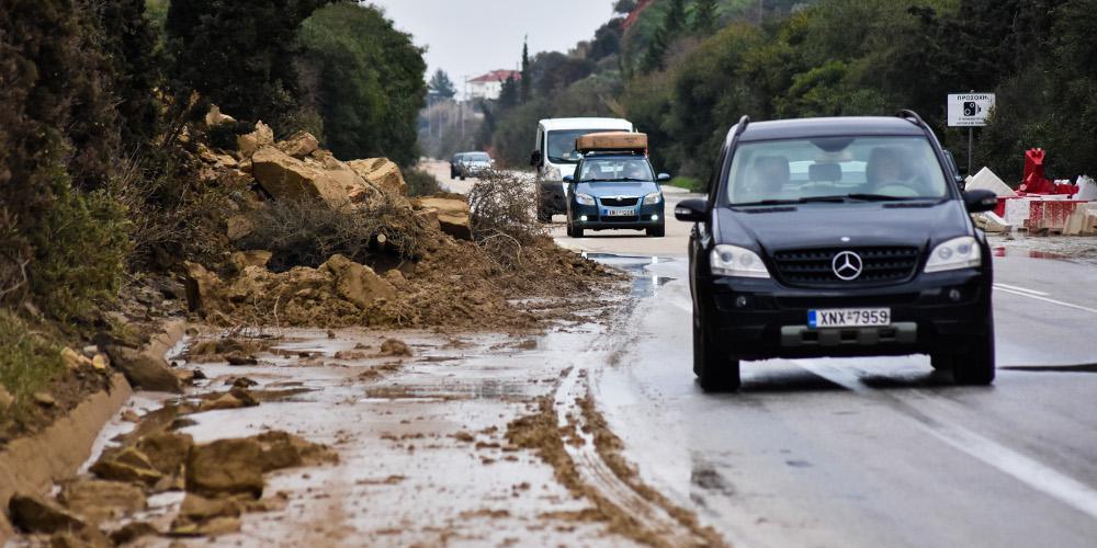 Πνίγηκε για ακόμη μια φορά η Κρήτη - Κινδύνευσαν άνθρωποι μέσα στα σπίτια τους