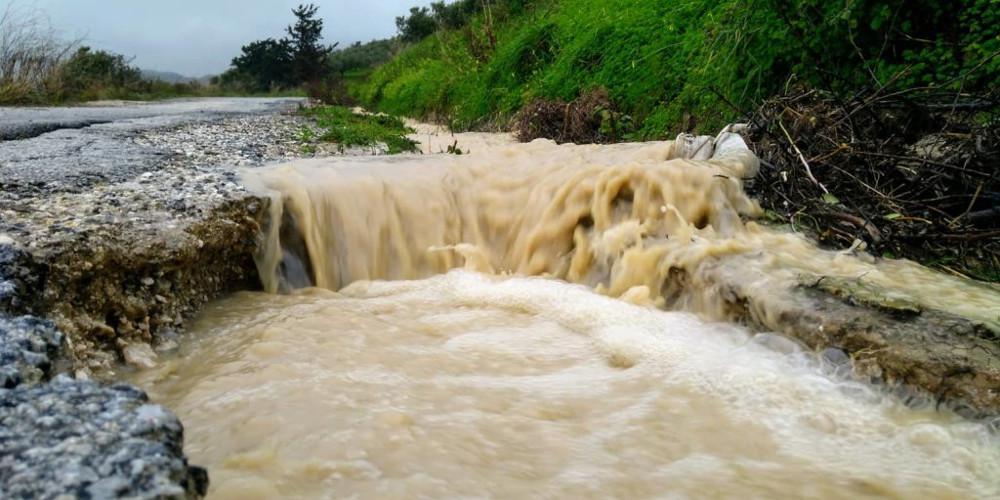 Βυθισμένες… πολιτείες Ιεράπετρα και Σητεία: Σαρώθηκε από την κακοκαιρία η Κρήτη