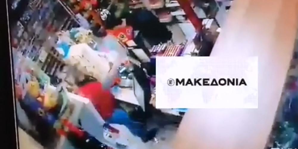 Συνελήφθη ο ληστής που έκανε... χειραψία σε θύμα του στη Θεσσαλονίκη [βίντεο]