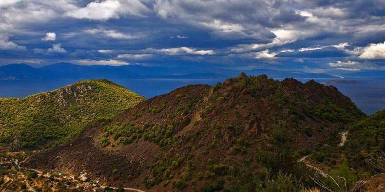 Συναγερμός στους επιστήμονες για ενεργό ηφαίστειο δίπλα στην Αθήνα που μέχρι τώρα δεν παρακολουθούσε κανείς!
