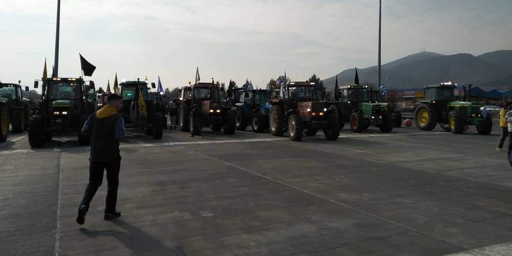 Δεν κάνουν πίσω οι αγρότες και το κλείσιμο των εθνικών οδών είναι προς των πυλών