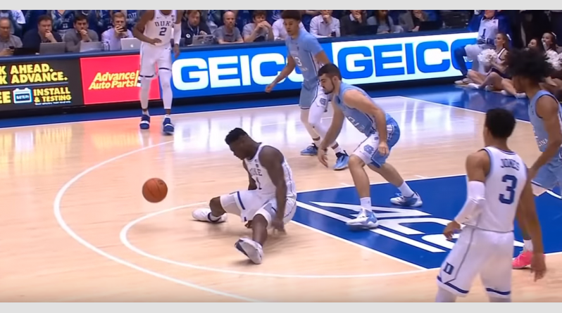 Ζάιον Ουίλιαμσον: Το παπούτσι του άνοιξε στα δύο και τραυματίστηκε άσχημα [εικόνες&βίντεο]