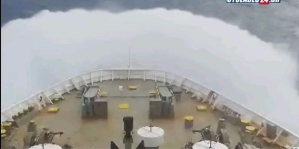 Εντυπωσιακό βίντεο: Ένα ελληνικό πλοίο αντιμέτωπο με 10 μποφόρ στην Αδριατική