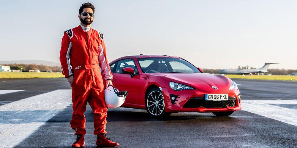 Ένας τυφλός οδηγός σημείωσε χρόνο-ρεκόρ στην πίστα δοκιμών του Top Gear