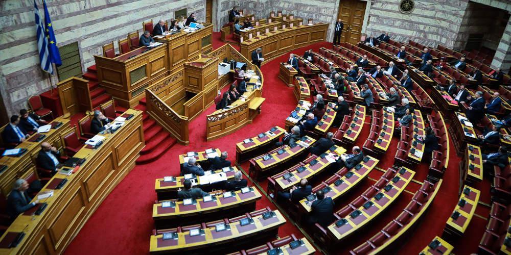 Όργιο προσλήψεων και εμφύλιος για τα ρουσφέτια στη Βουλή